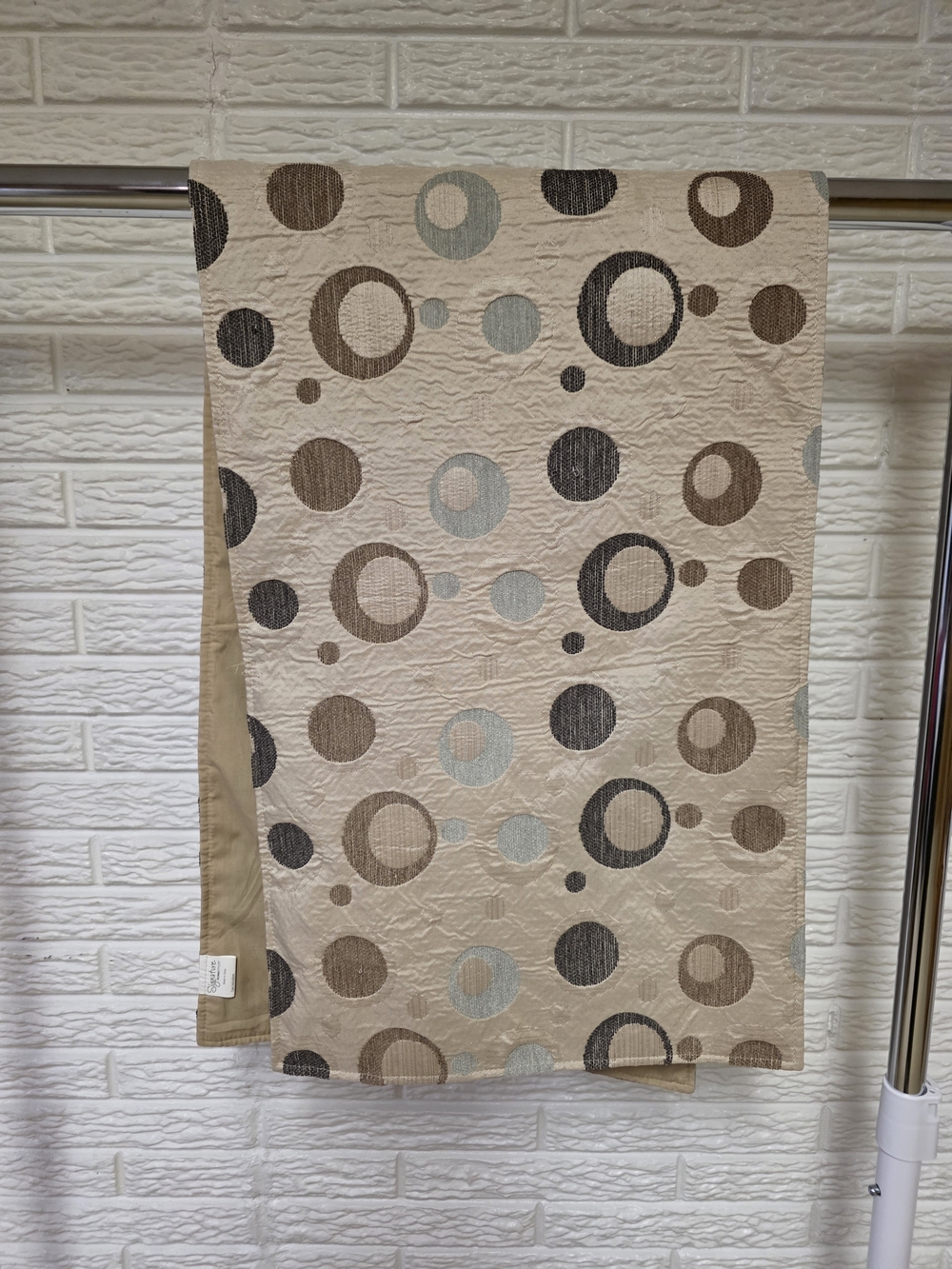 Beige Circle Pattern Decorative Table Runner